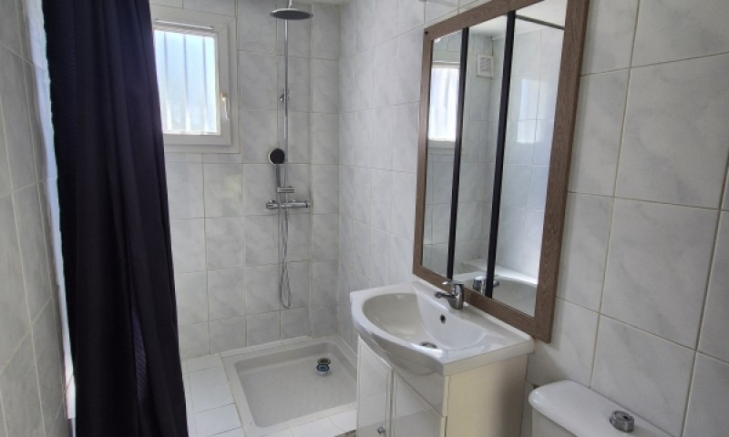 STUDIO A LOUER A L'ANNEE